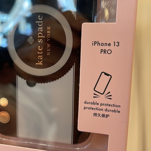 Kate Spade New York
Logo iPhone 13
iPhone 13 Pro
iPhone 13 Pro - Picture 7 of 16